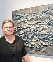 ASL Artist with 3D Black Artwork Thumbnail