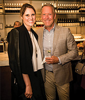 WNWN DLN Dinner Flora Bar Dinner Guests Thumbnail