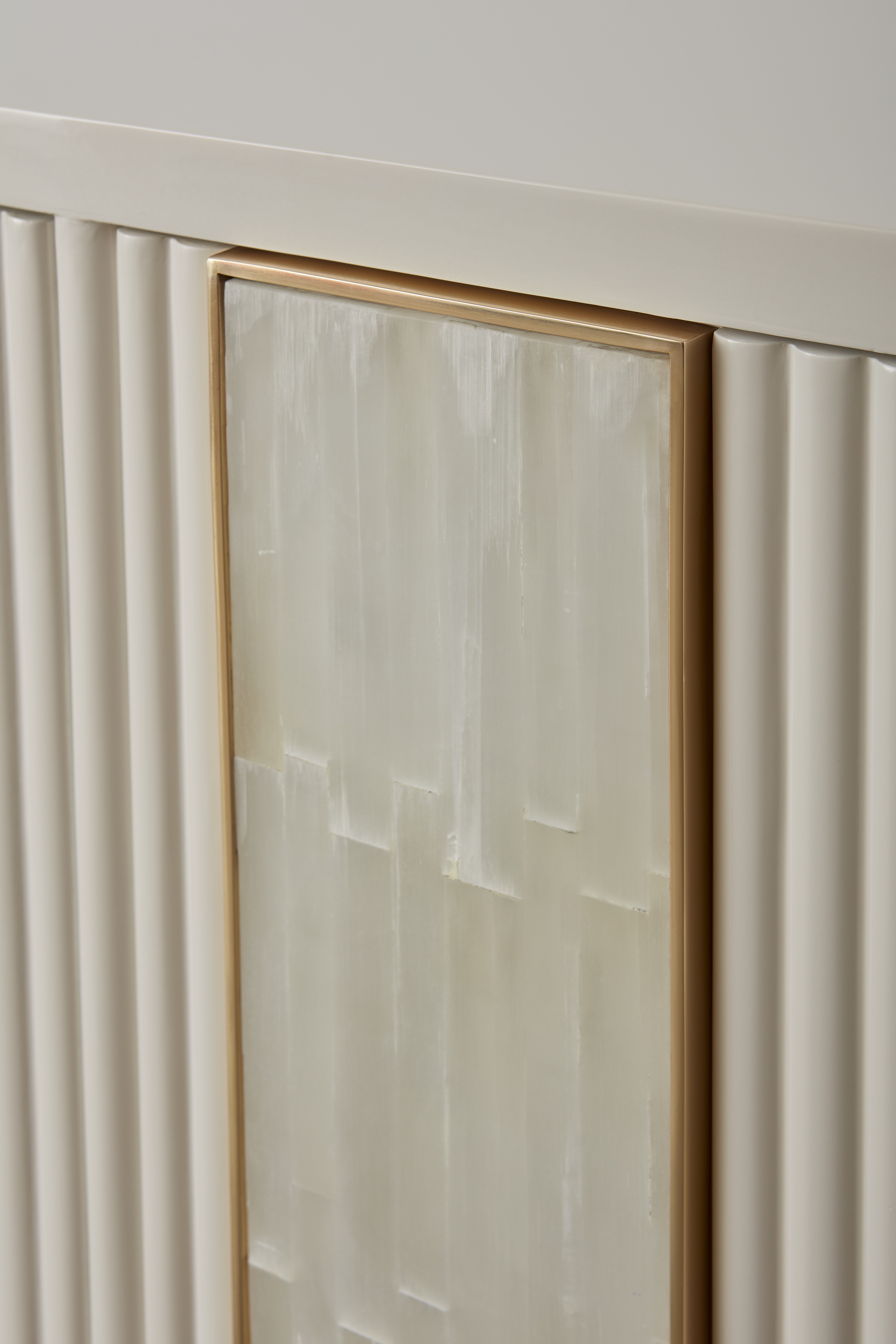 Baker_products_WNWN_harmony_credenza_BAA3275_DETAIL