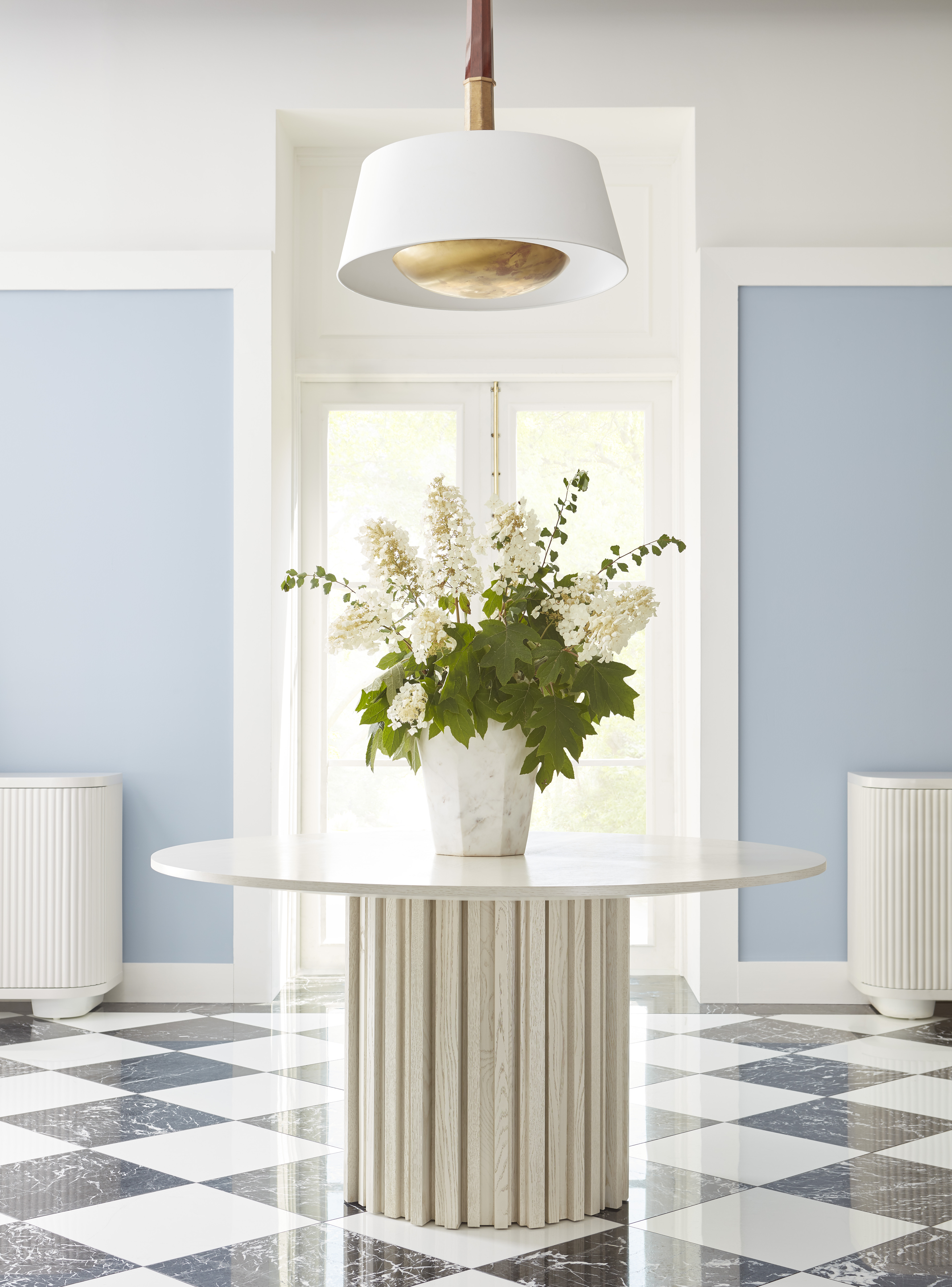 Baker_products_WNWN_huxley_round_dining_table_BAA3054_BAA3275_RS-5