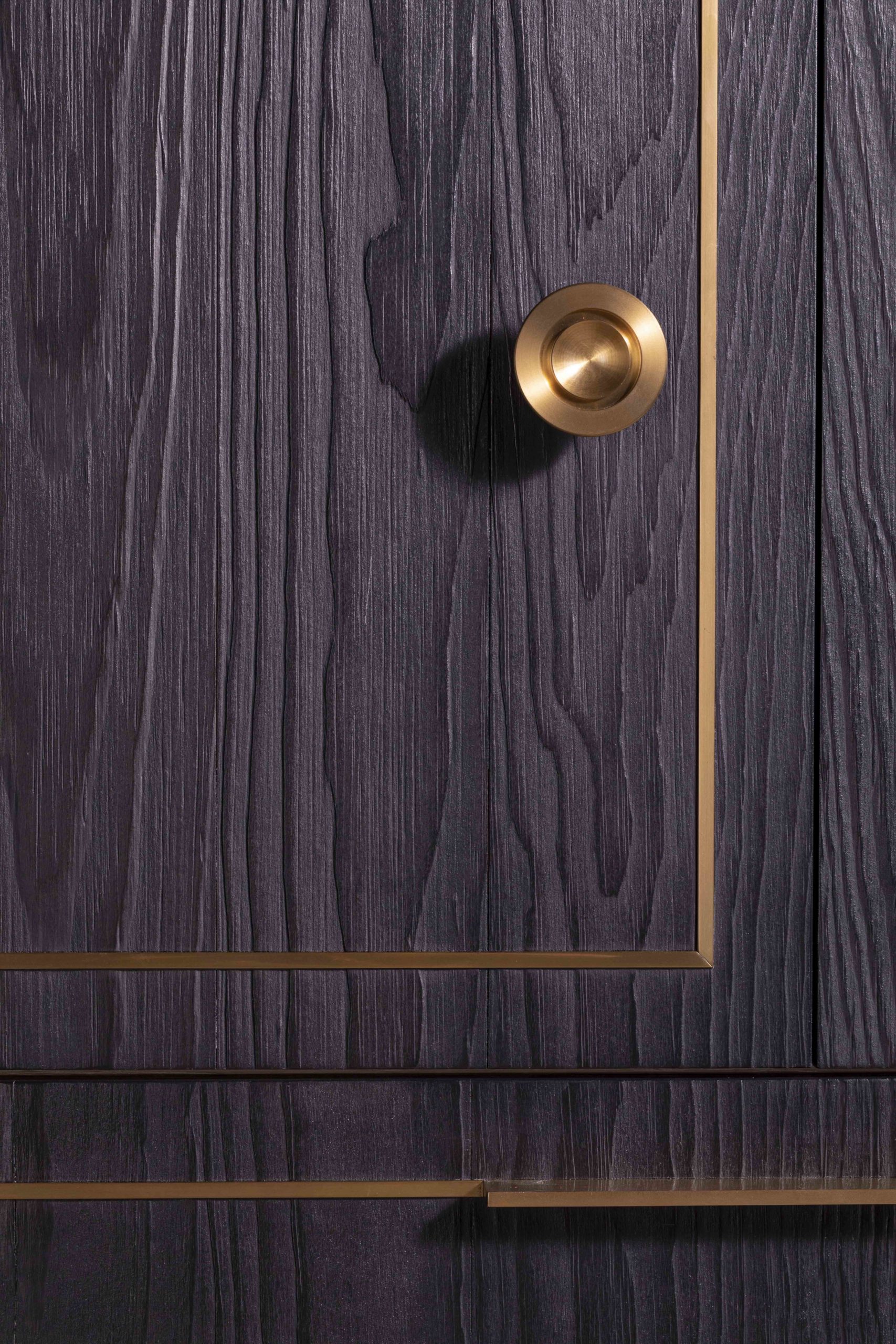 amuneal_products_WNWN_NYDC_3NYC-2019-Brass-Kitchen-Charred-pine-pantry-door-detail-6-nycsshowroom_nov19_0099-scaled-1
