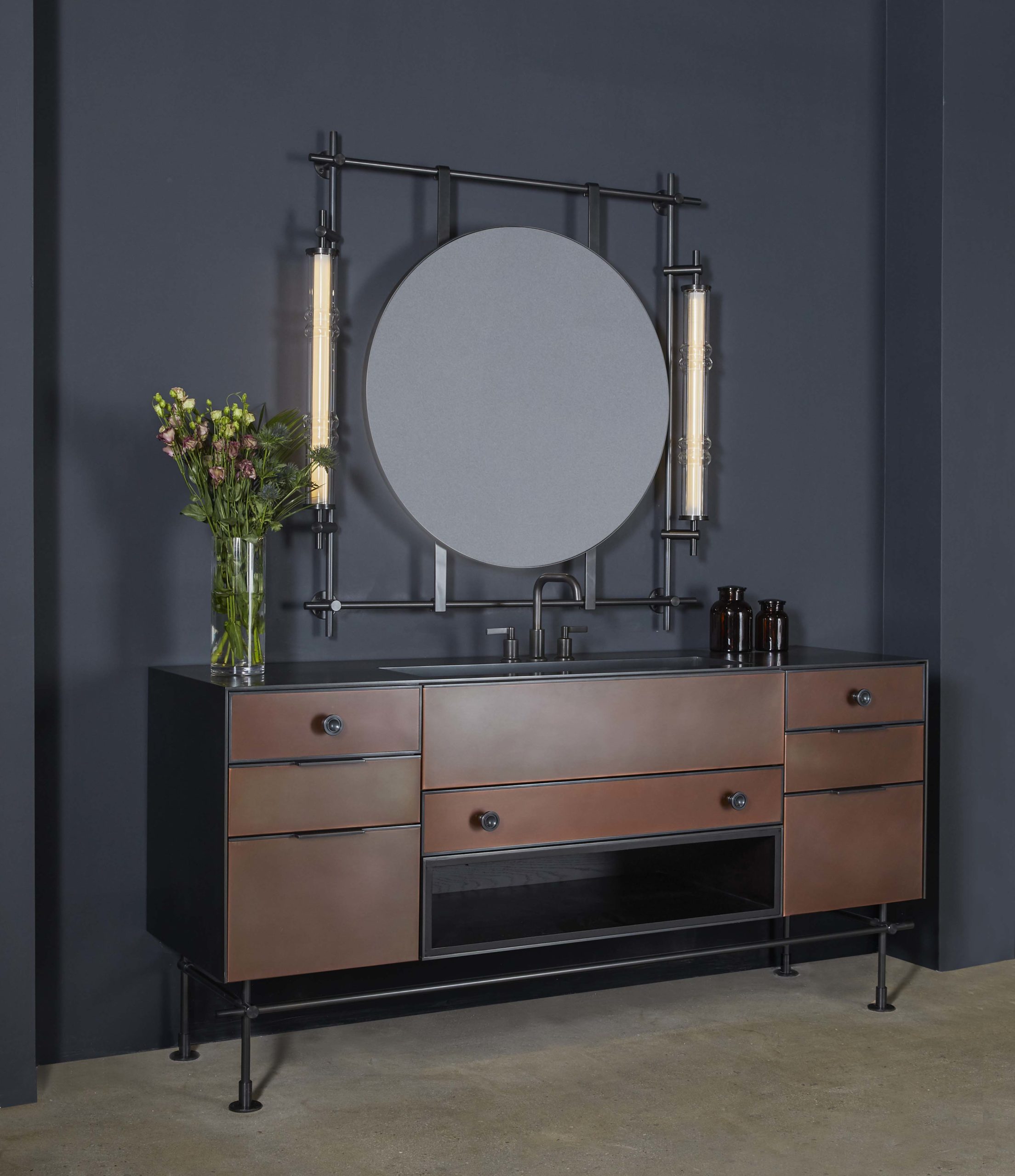 amuneal_products_WNWN_NYDC_collectors_round_vanity_mirror_totem_sconces_copper_front_angle-scaled-1