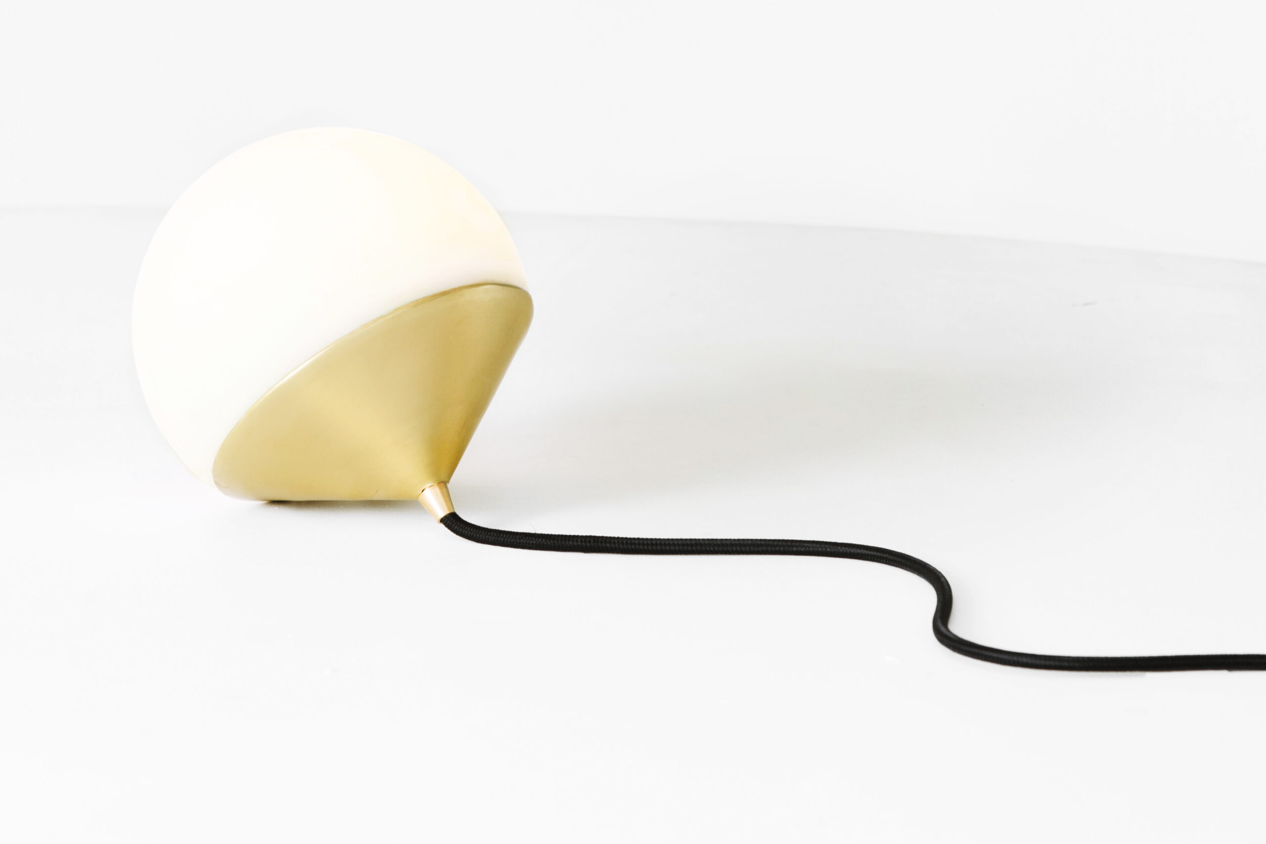 SOSSEGO_GW_Tombo Lamp_Brass 2